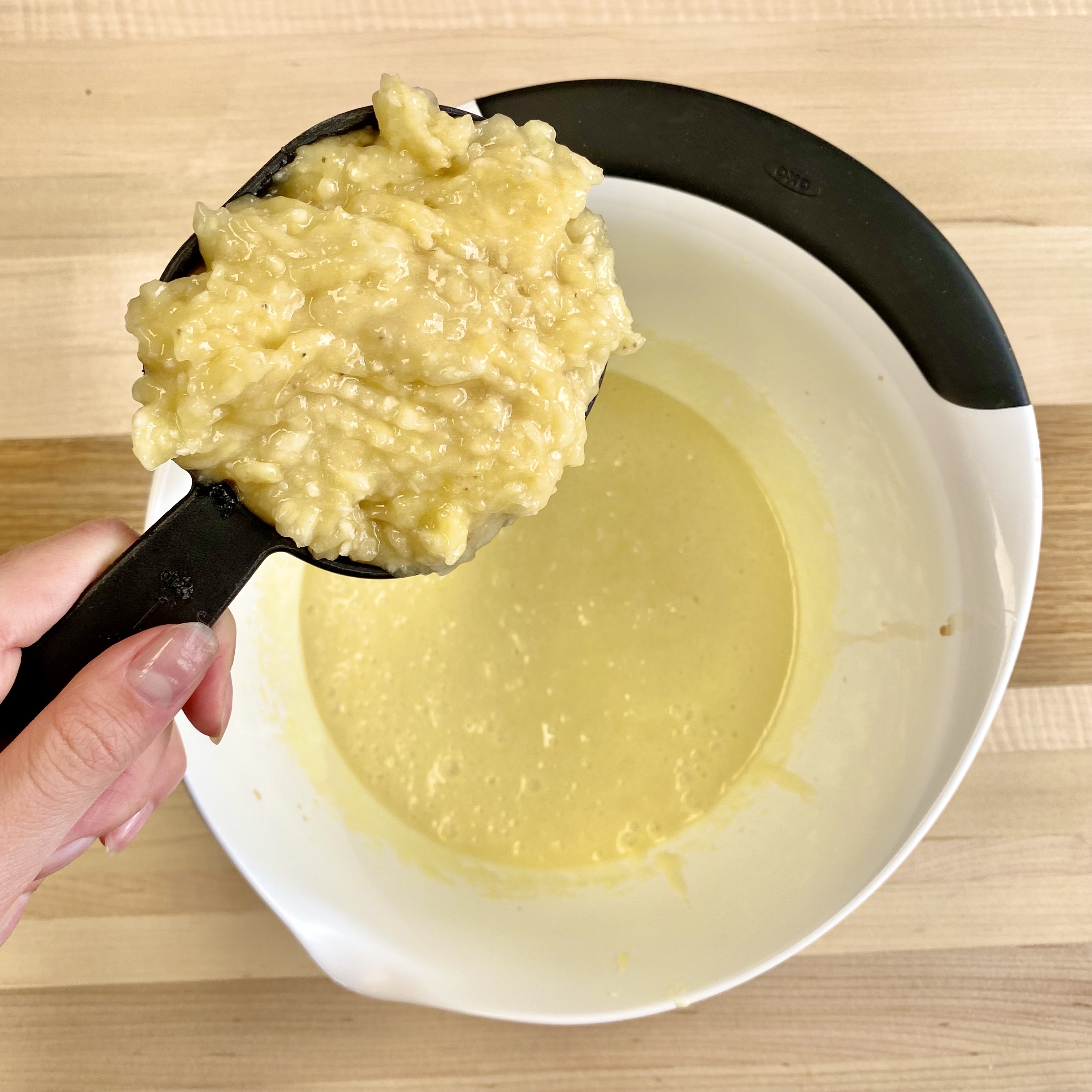 Cutting banana bars with a knife