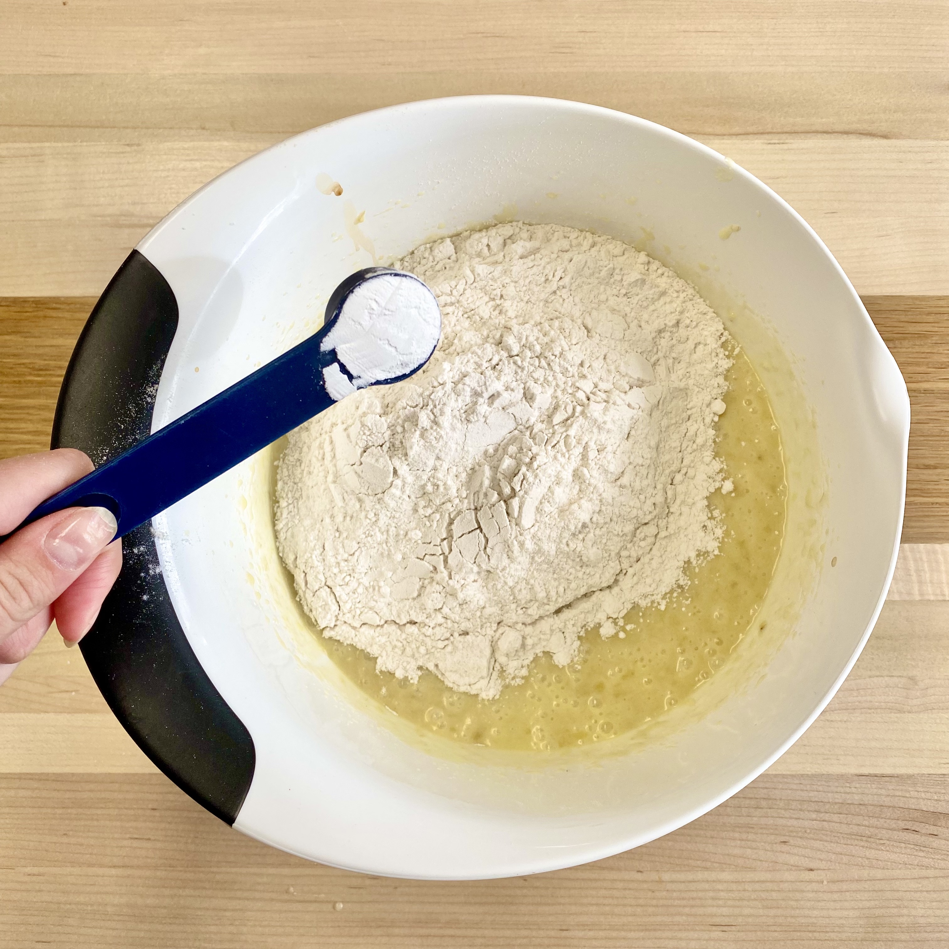 Cutting banana bars with a knife