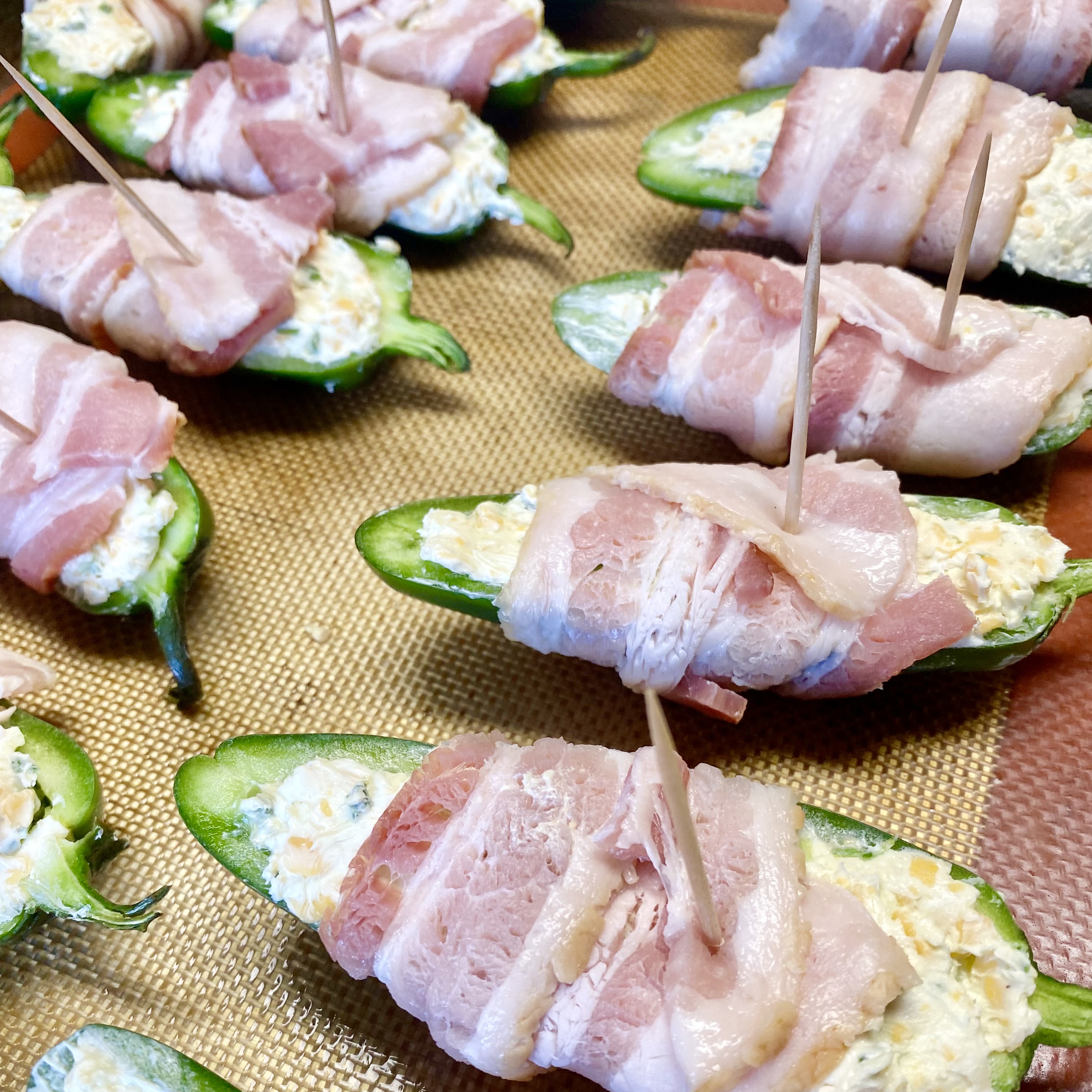 Bacon-Wrapped Jalapeño Poppers