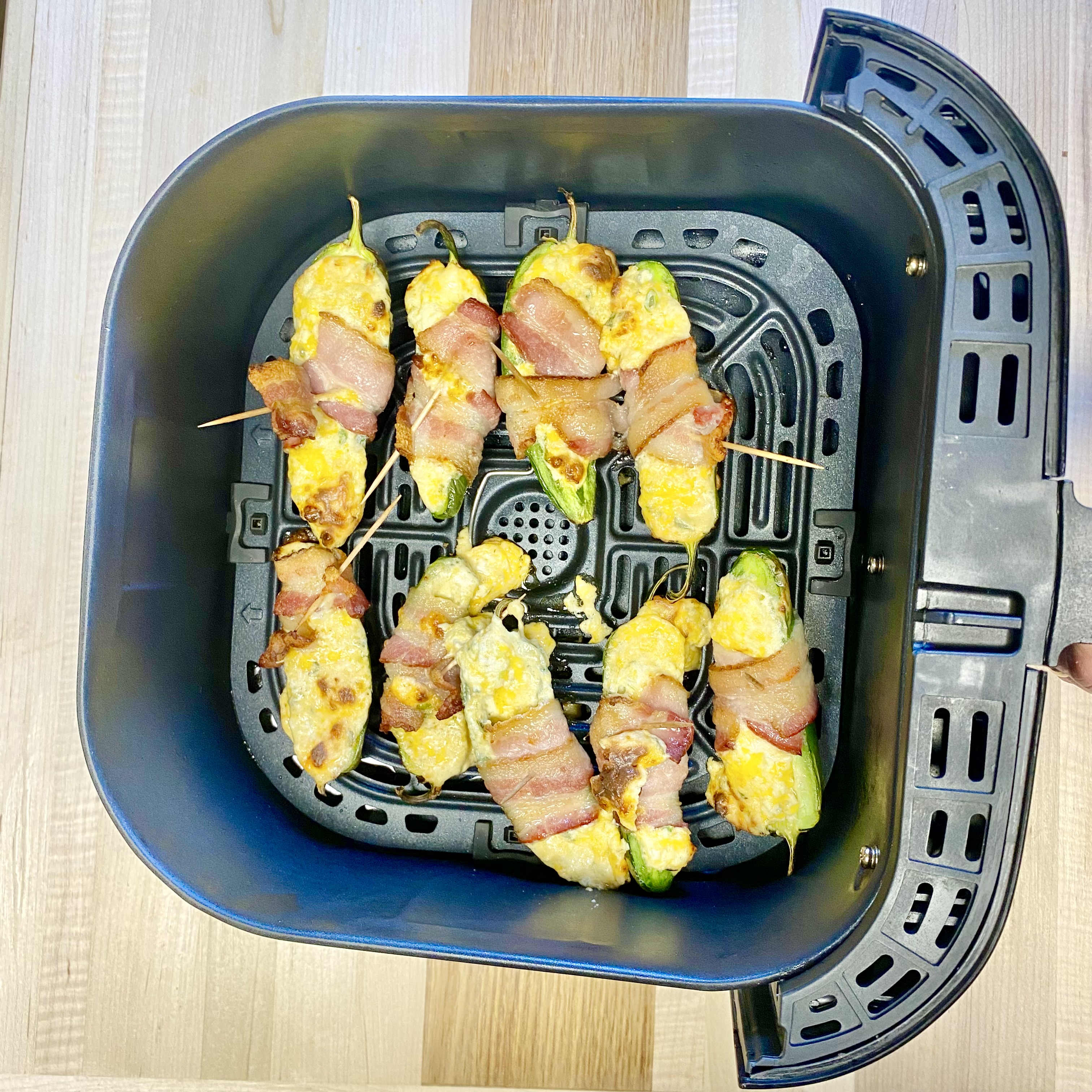 Bacon-Wrapped Jalapeño Poppers